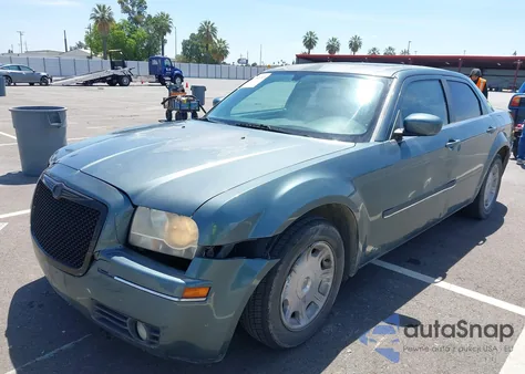 2005 Chrysler 300 Touring из США, поврежденный, VIN 2C3AA53G65H597685